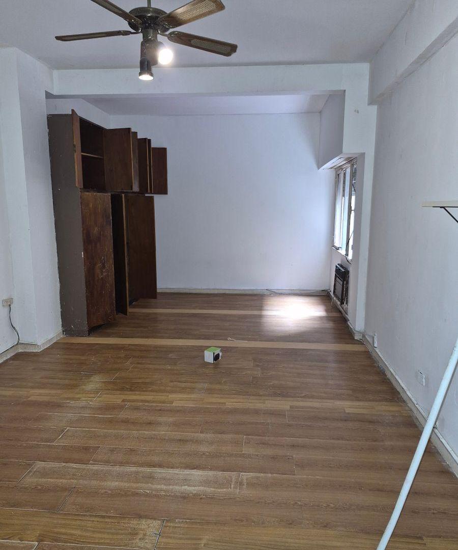 Monoambiente Apto Profesional, con baño completo y cocina incorporada.
