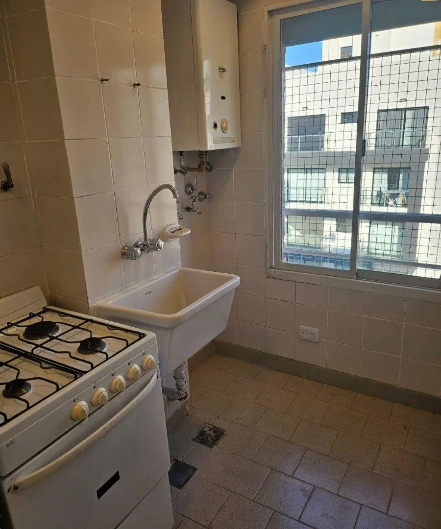 3 AMBIENTES CON TERRAZA PROPIA DE 25M2- DORMITORIO Y LIVING CON AIRE ACOND.. ACEPTA CAUCION. ESPECT. 8