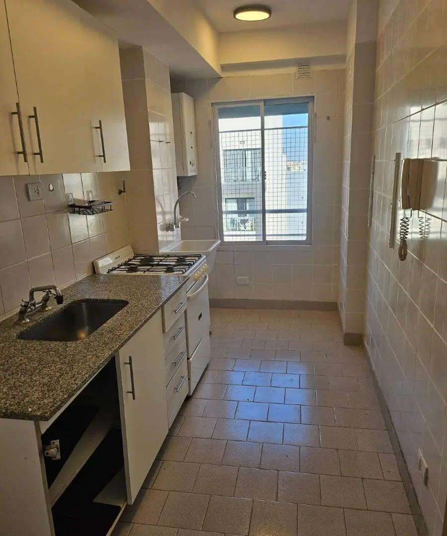 3 AMBIENTES CON TERRAZA PROPIA DE 25M2- DORMITORIO Y LIVING CON AIRE ACOND.. ACEPTA CAUCION. ESPECT. 3
