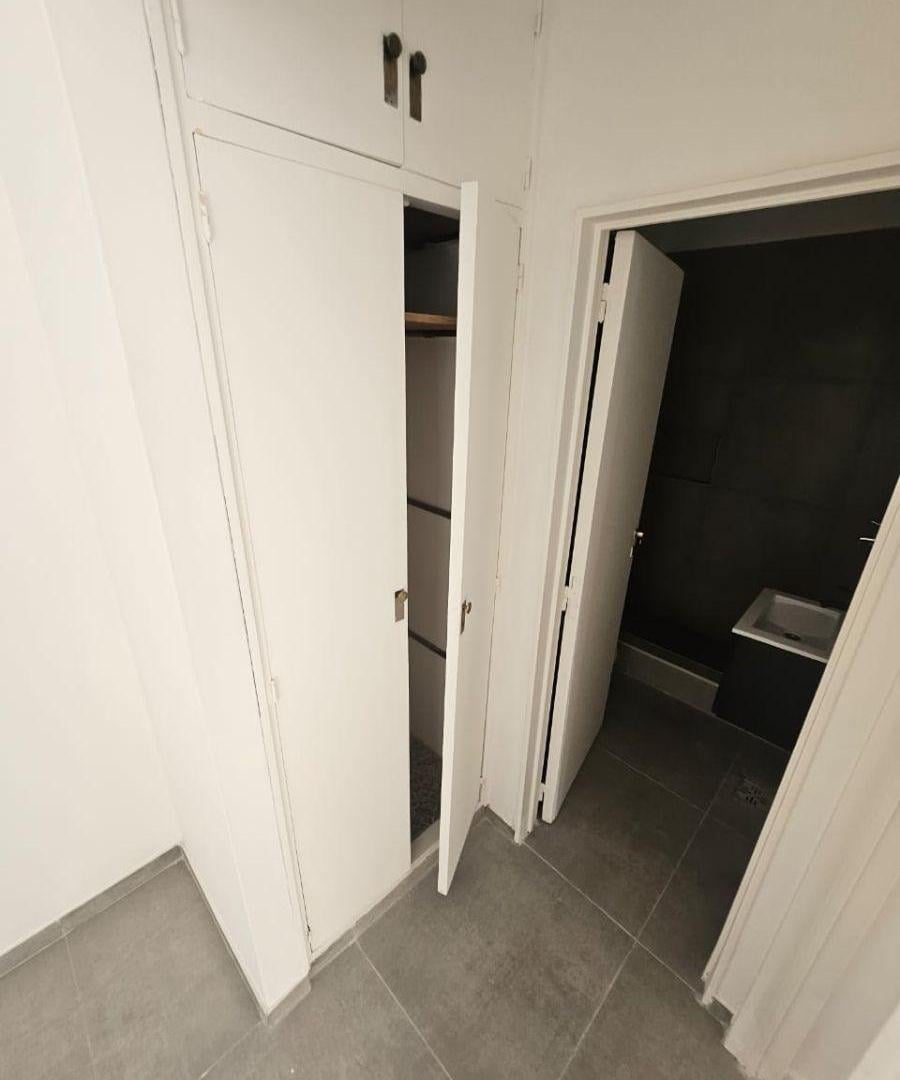Foto de Senillosa 300 - Gran Patio - Refaccionado a nuevo - Pintado - Caballito, imagen 5