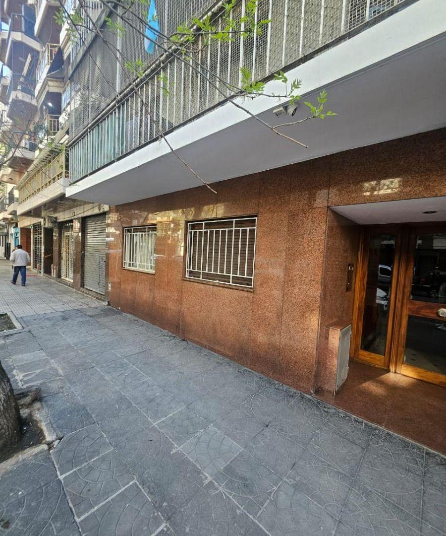 Foto de Senillosa 300 - Gran Patio - Refaccionado a nuevo - Pintado - Caballito, imagen 3