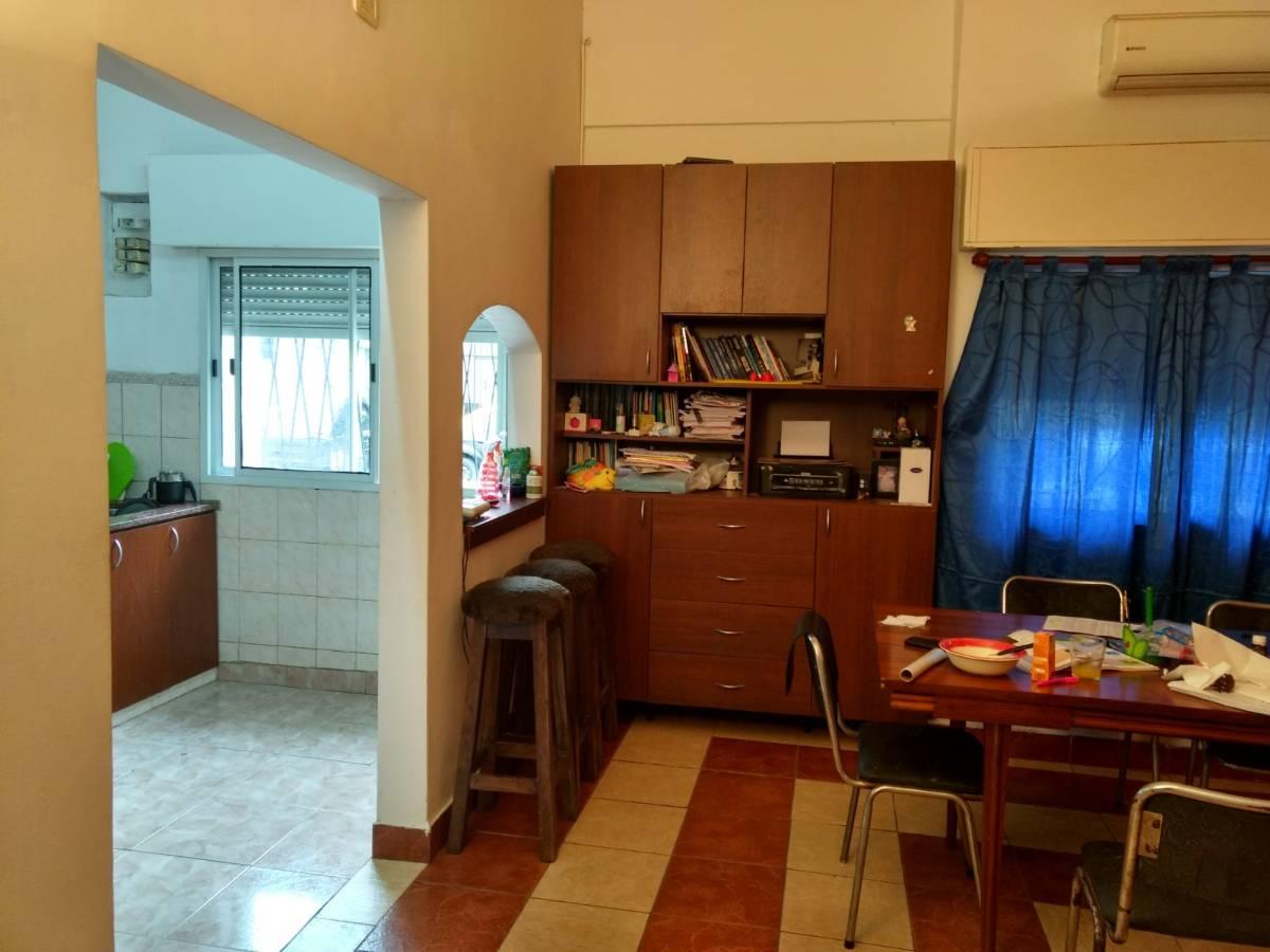 Foto de Muy buen PH de 4 ambientes al frente, sin expensas. Mucha luz! Patio. 2, imagen 5
