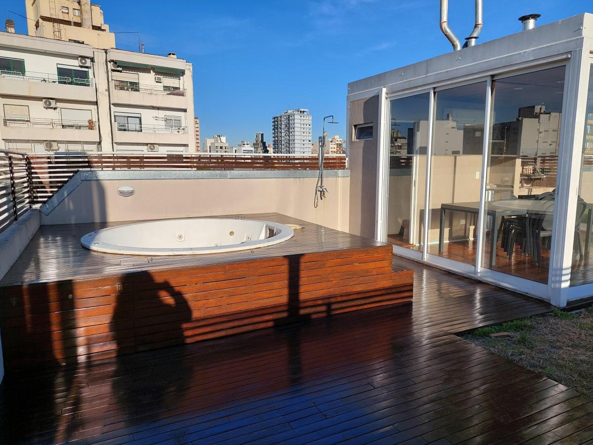 Excepcional loft. 3 ambientes. Terraza verde propia con jacuzzi y cochera