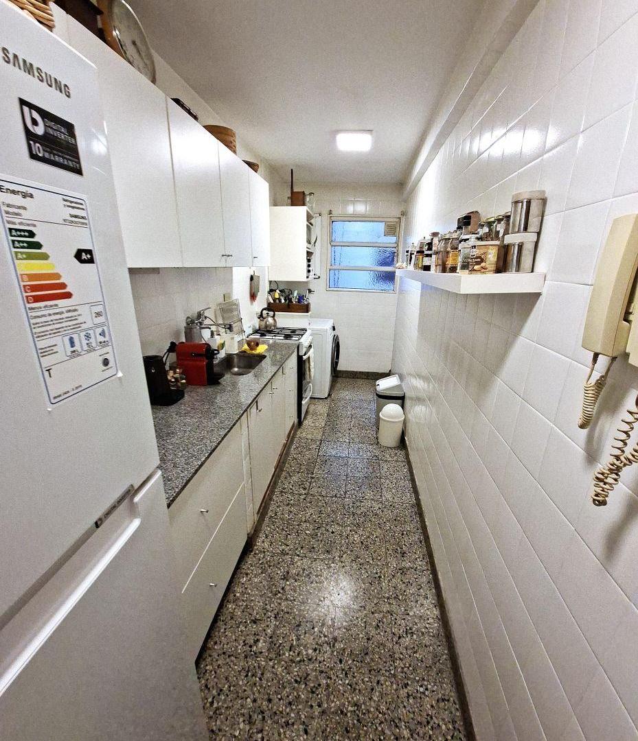 Foto de Departamento de 56 m² con 1 dormitorio y balcón en venta en Recoleta, imagen 5