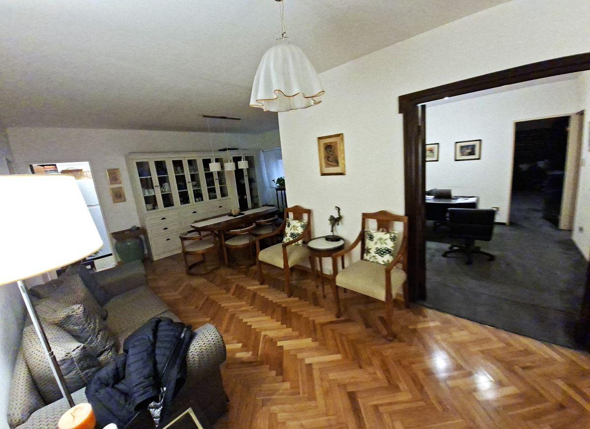 Foto de Departamento de 56 m² con 1 dormitorio y balcón en venta en Recoleta, imagen 1