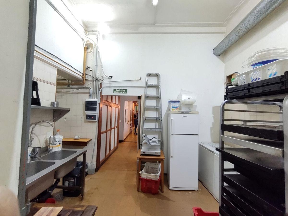 Foto de EXCELENTE LOCAL. Impecable. Beruti al 2700. Apto gastronomia, imagen 2