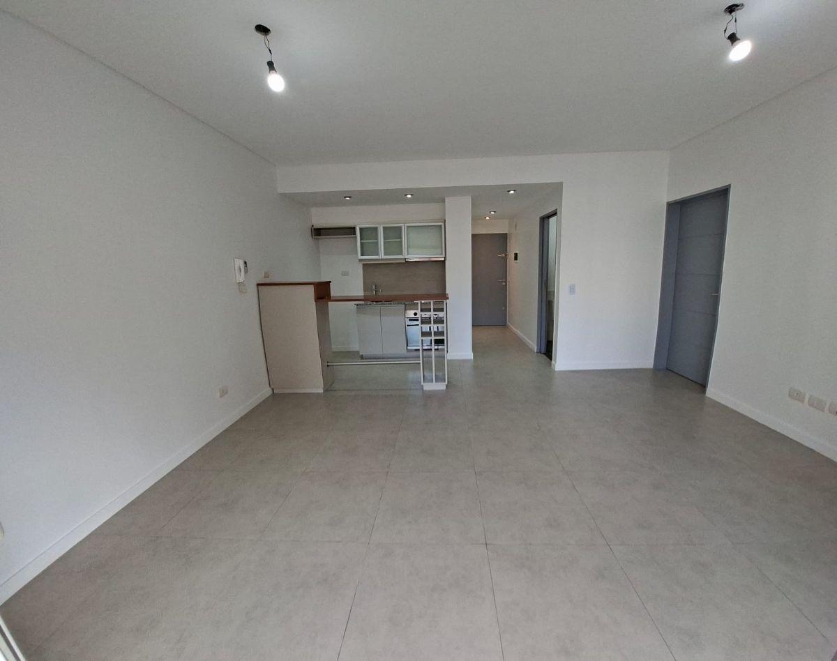 Foto de Departamento de 50 m² con 1 dormitorio en venta en Villa Urquiza, imagen 2