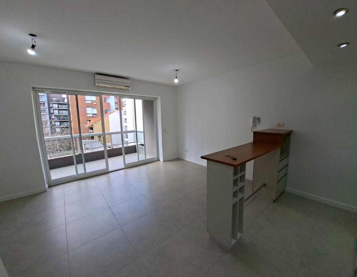 Foto de Departamento de 50 m² con 1 dormitorio en venta en Villa Urquiza, imagen 3