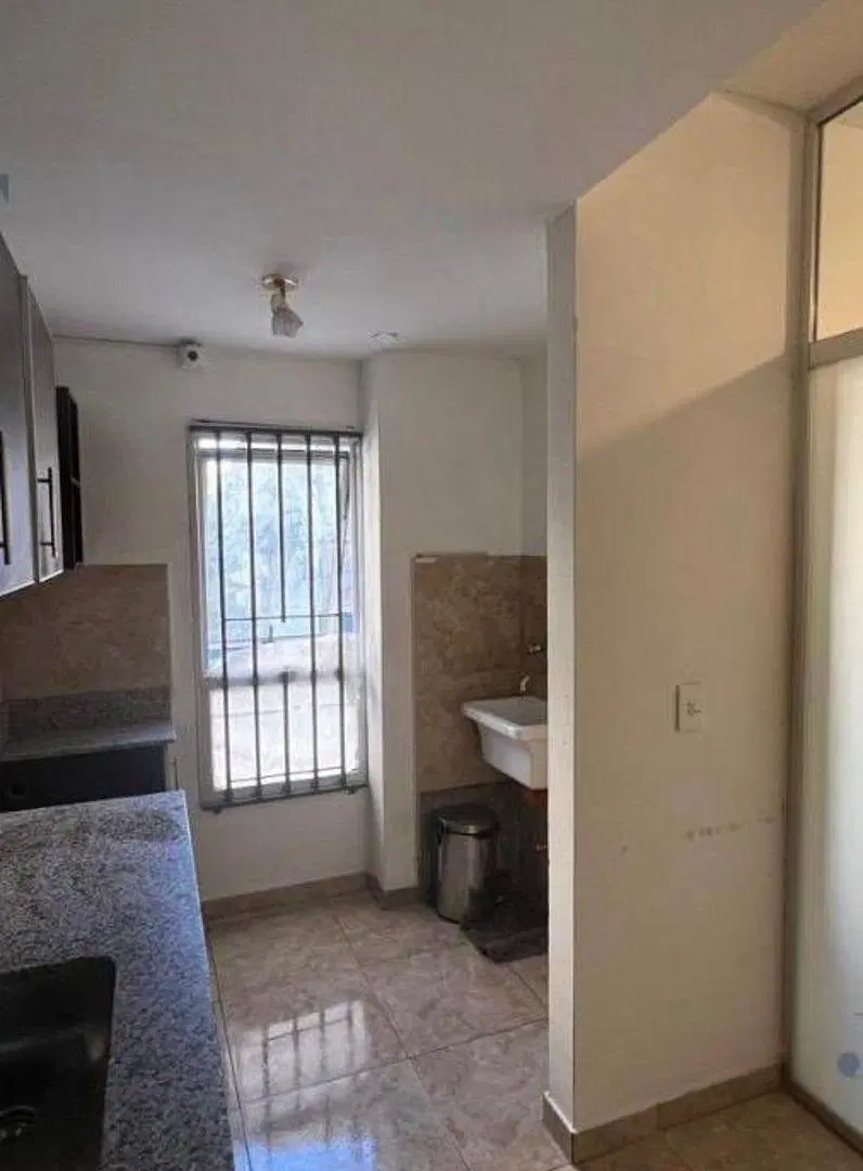 Departamento 2 ambientes en San Martin Centro, con cochera, apto profesional. 4