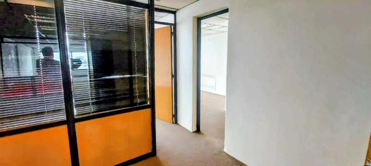 Oficina en Alquiler Oportunidad, mucha luz Piso alto 3