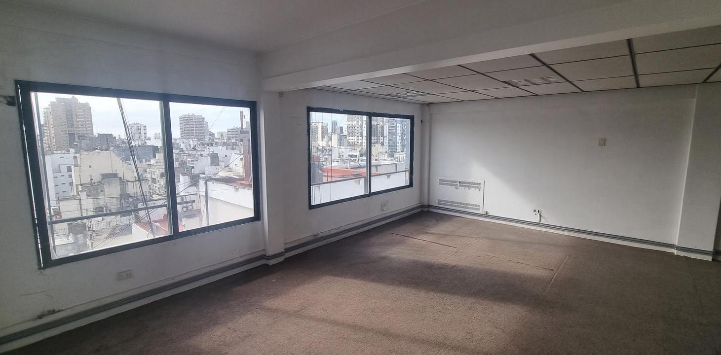 Oficina en  Alquiler Oportunidad, mucha luz Piso alto