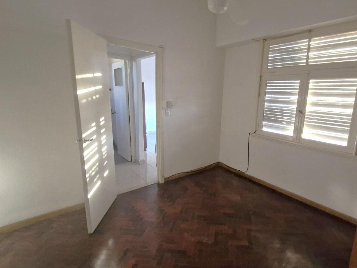 Departamento Muy Amplio y Luminoso de 2 Ambientes en Venta 4