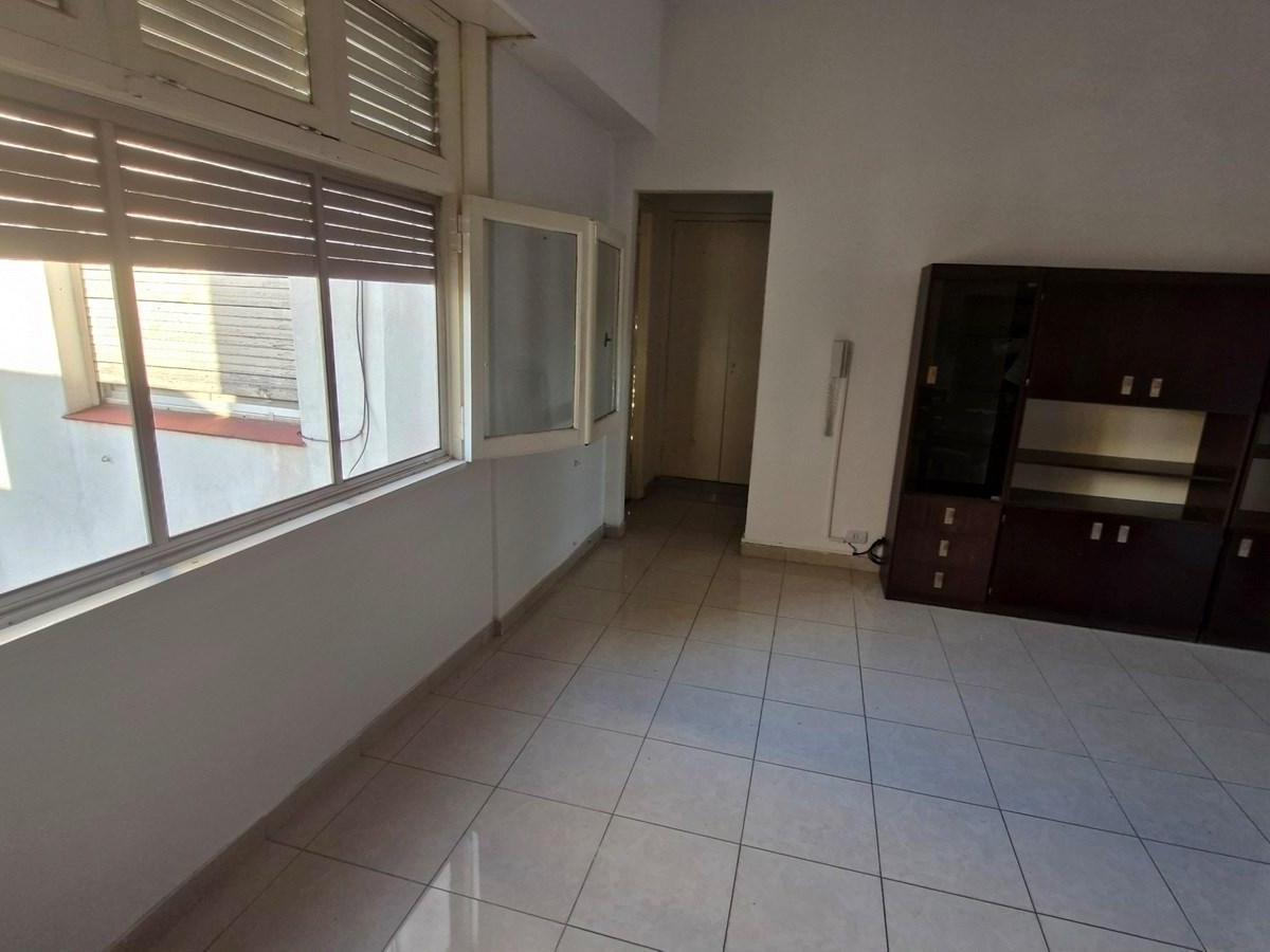 Foto de Departamento 2 ambientes -Monte Castro- Bajas expensas Apto Credito Muy, imagen 3