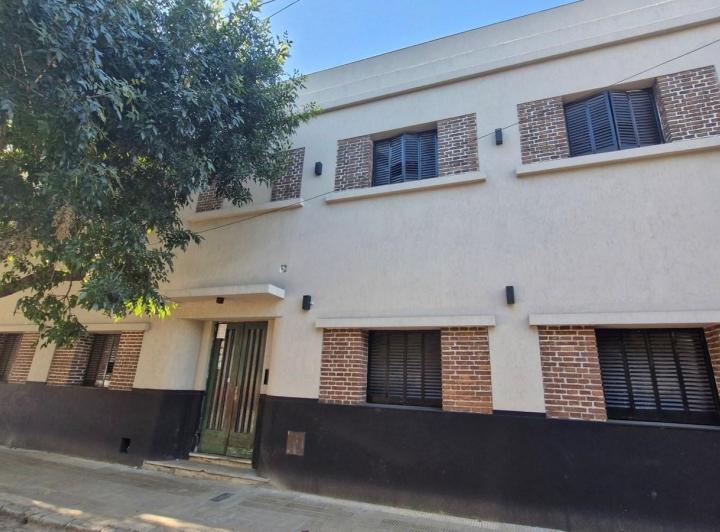 PH en venta con terraza a refaccionar o reciclar. Amplios 3 ambientes, en Barracas 2