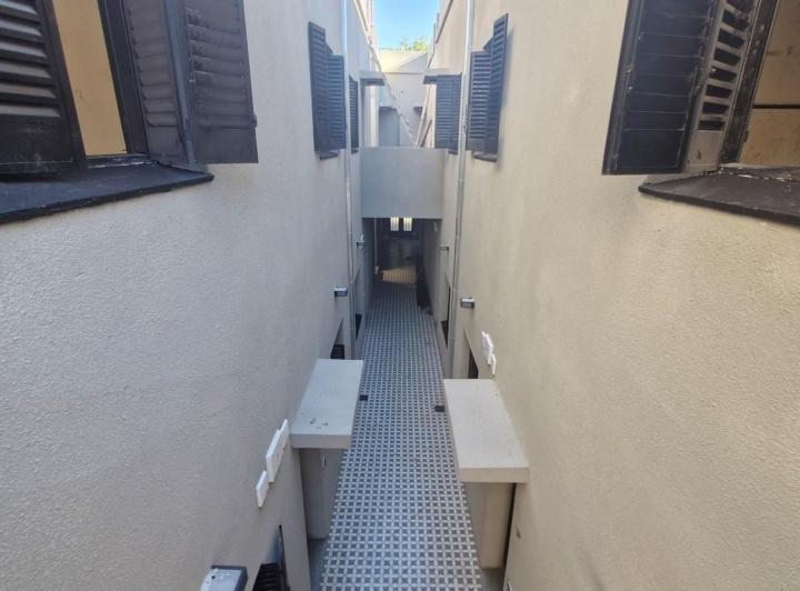 PH en venta con terraza a refaccionar o reciclar. Amplios 3 ambientes, en Barracas 5