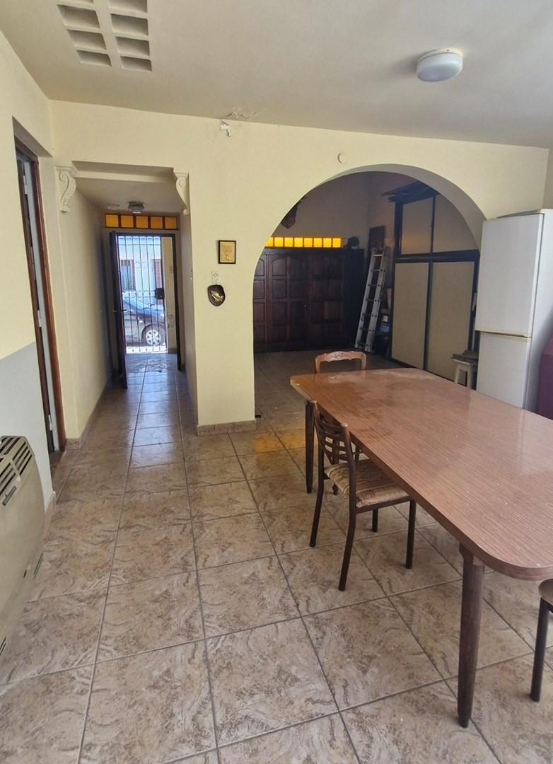 Foto de PH con local, en venta. Terraza, garaje, entrada individual -Nueva, imagen 4
