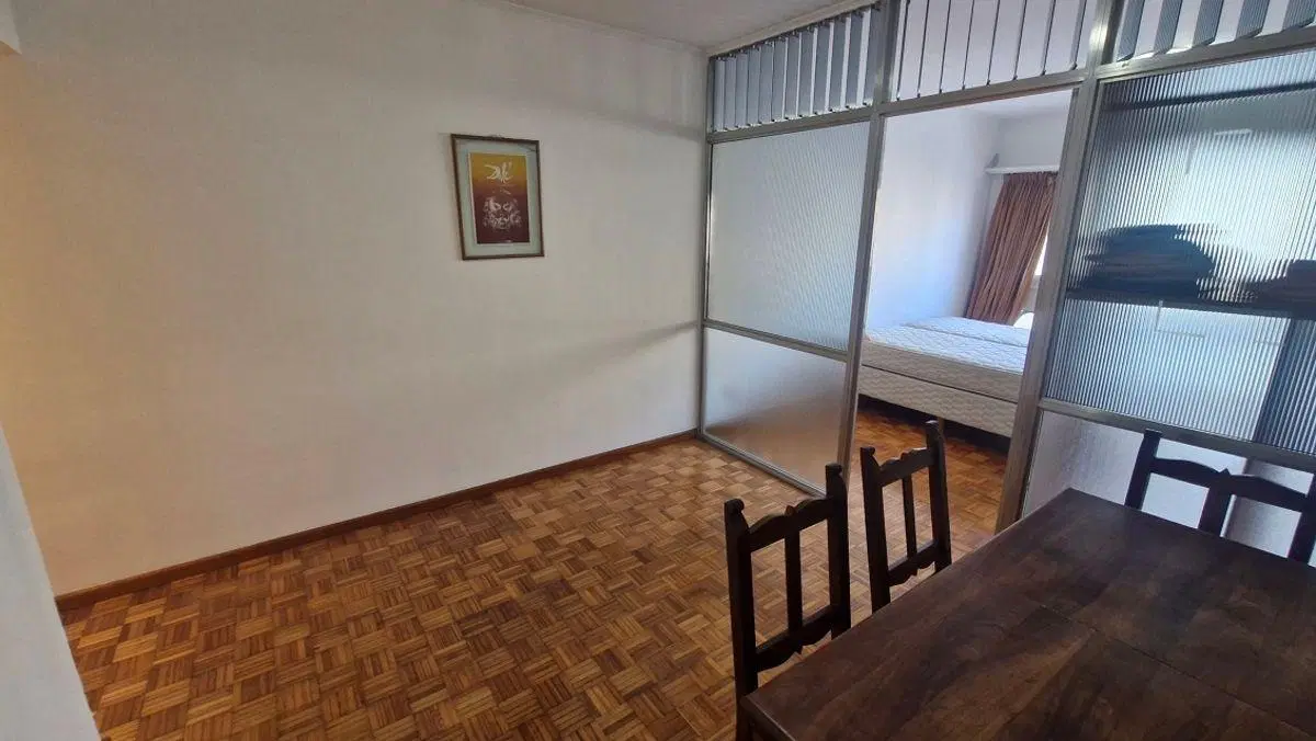 Oficina con recepcion y despacho privado. Muy luminosa y silenciosa 2