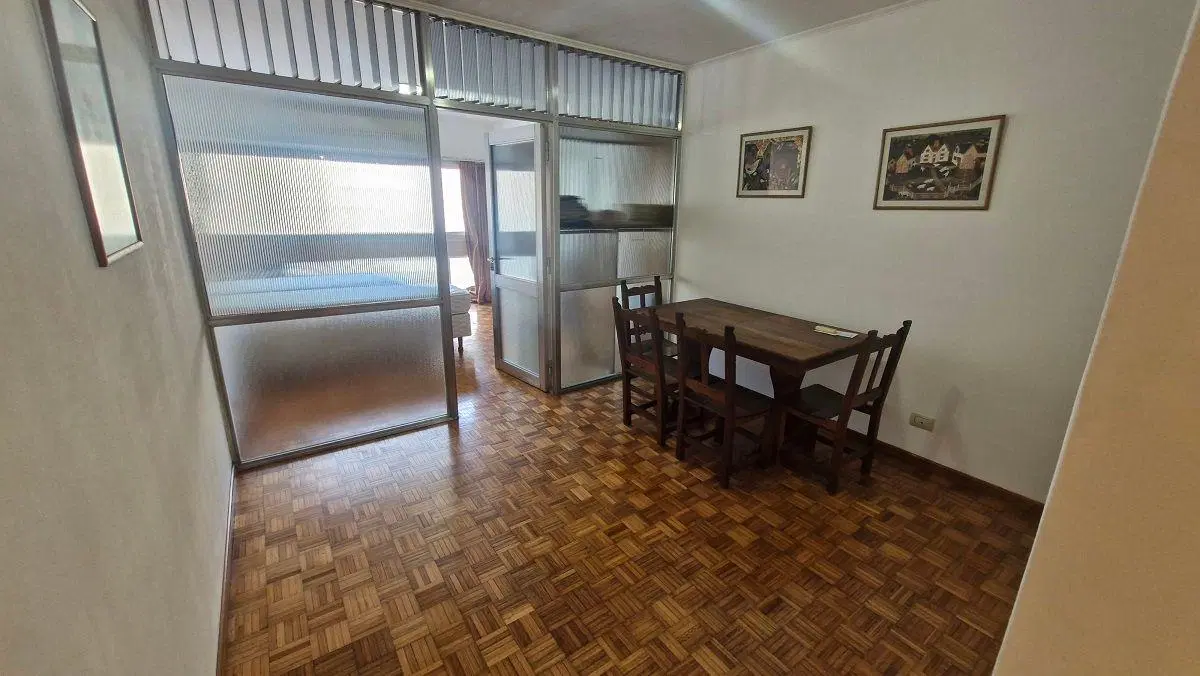 Oficina con recepcion y despacho privado. Muy luminosa y silenciosa 3