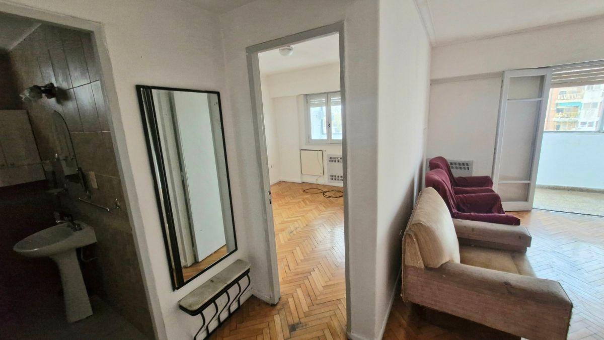 Foto de Venta. Departamento 2 Ambientes - Flores - Balcón. Luminoso. Amplio, imagen 1