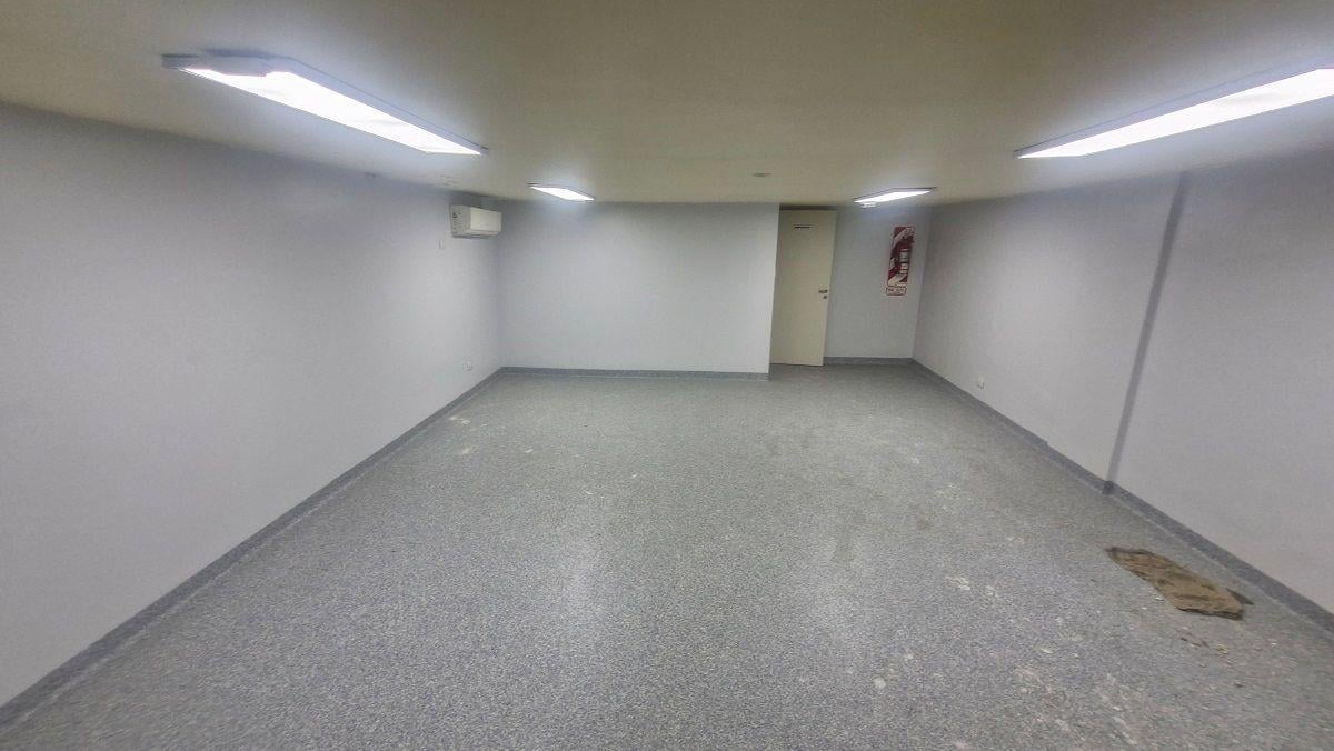 Foto de Oficina que parece un depósito, en venta. A pasos del Obelisco. Ideal, imagen 4