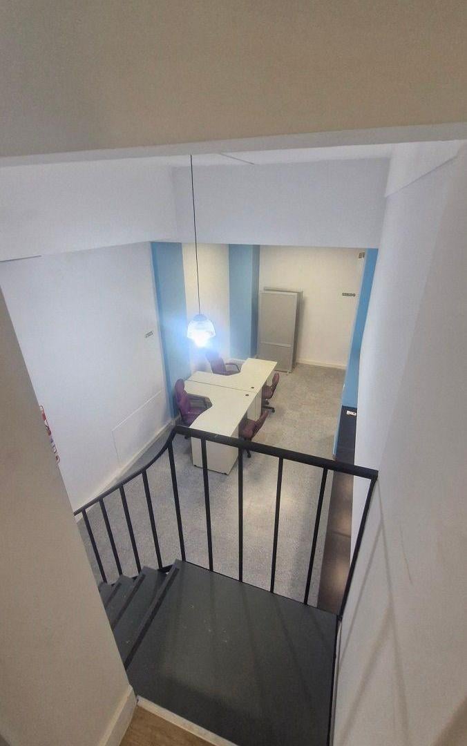 Foto de Oficina que parece un depósito, en venta. A pasos del Obelisco. Ideal, imagen 2