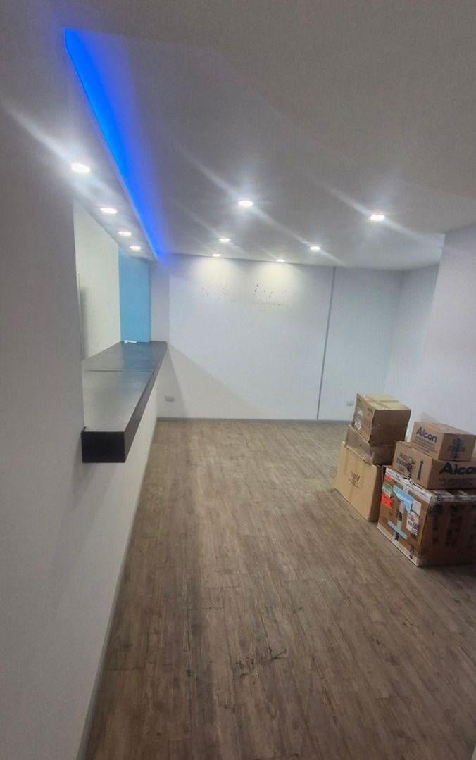 Foto de Oficina que parece un depósito, en venta. A pasos del Obelisco. Ideal, imagen 5