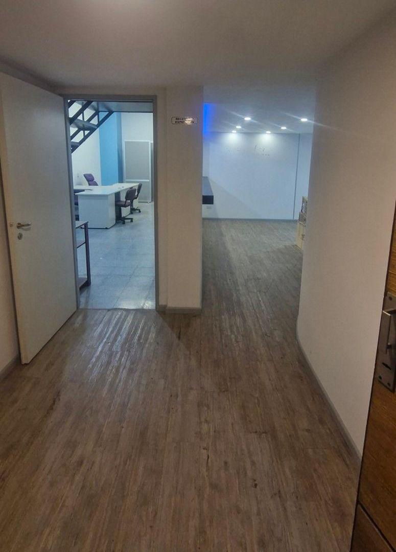 Foto de Oficina que parece un depósito, en venta. A pasos del Obelisco. Ideal, imagen 1