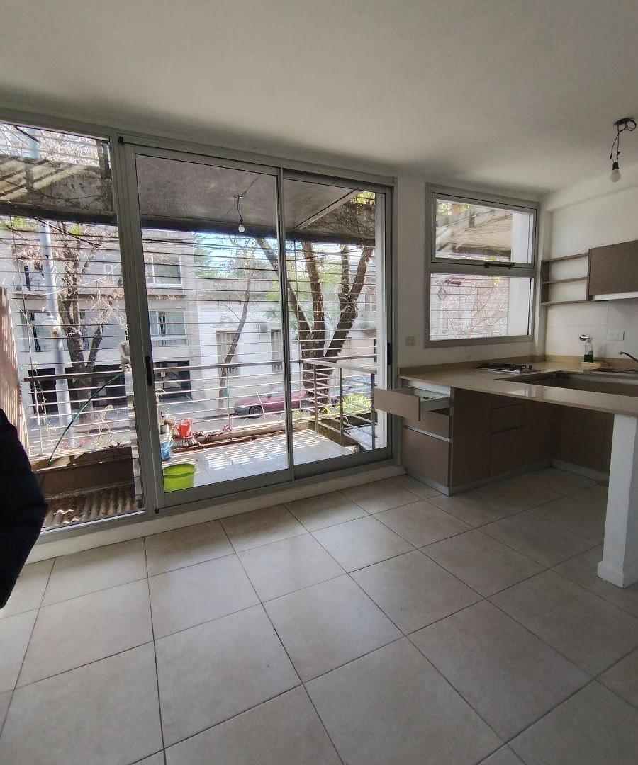 Foto de ambiente muy amplio balcon y cochera, imagen 1