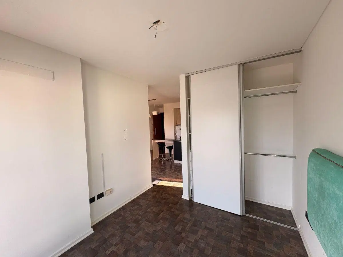 hermosos ambientes con terraza y balcon , pileta, sum, laudry 2
