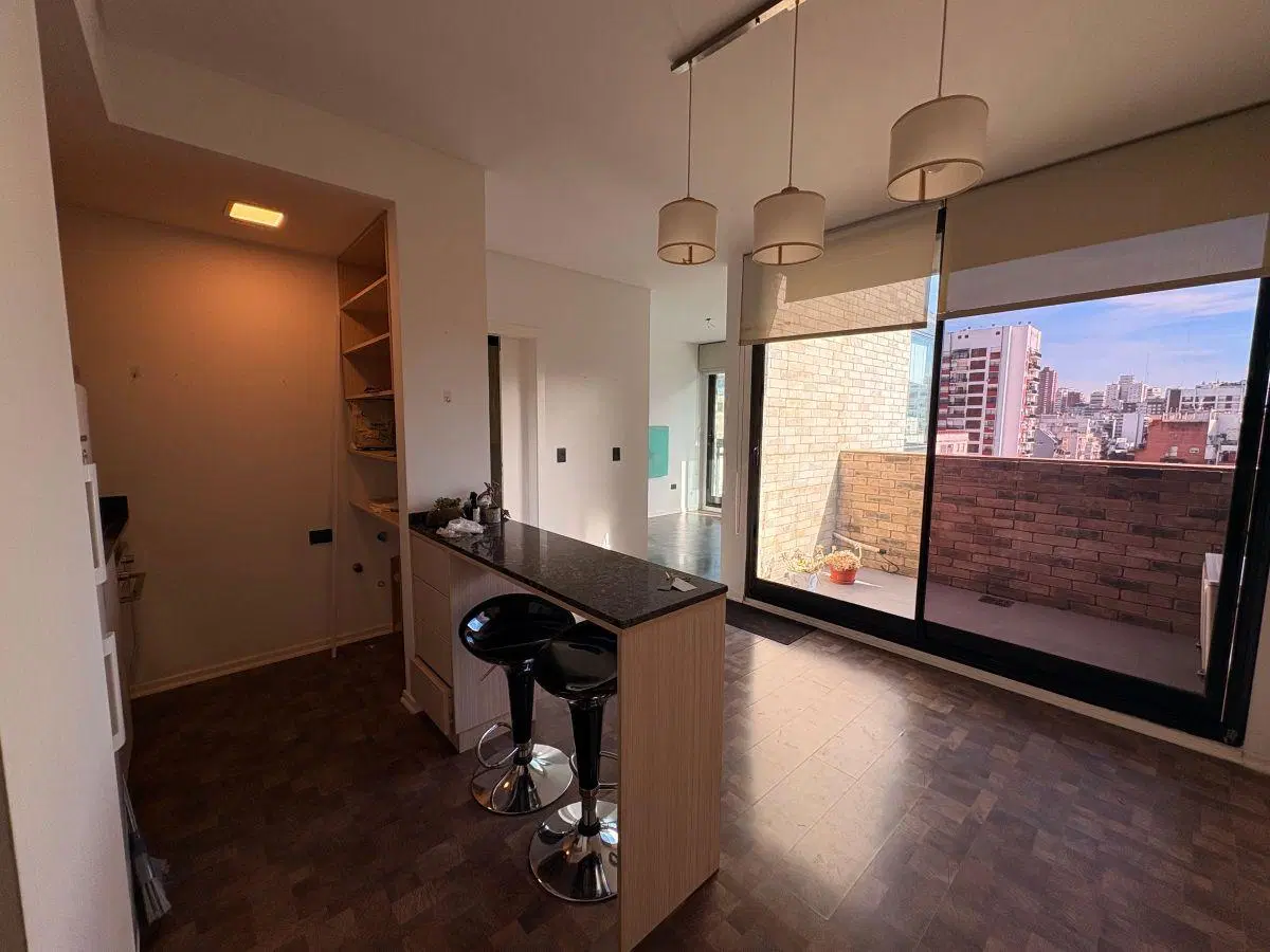 hermosos ambientes con terraza y balcon , pileta, sum, laudry 3