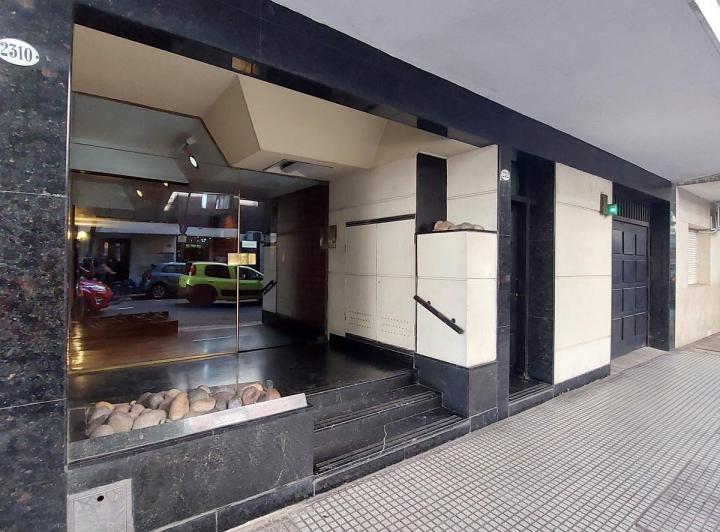 Piso de 5 ambientes con cochera y parrilla - Barrio Norte 1