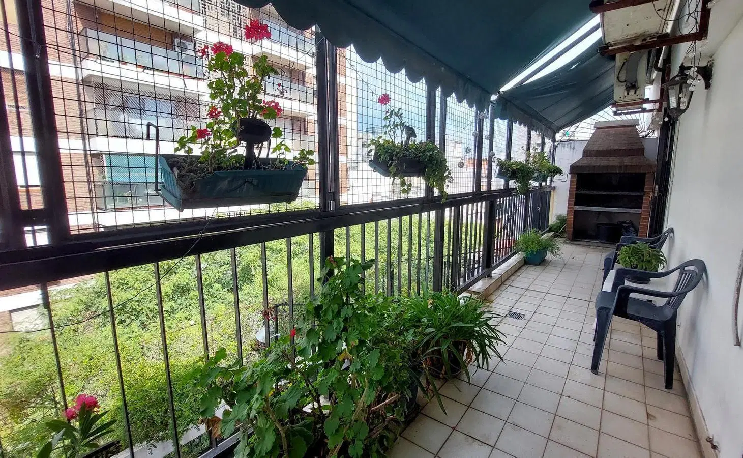 Piso de 5 ambientes con cochera y parrilla - Barrio Norte 4
