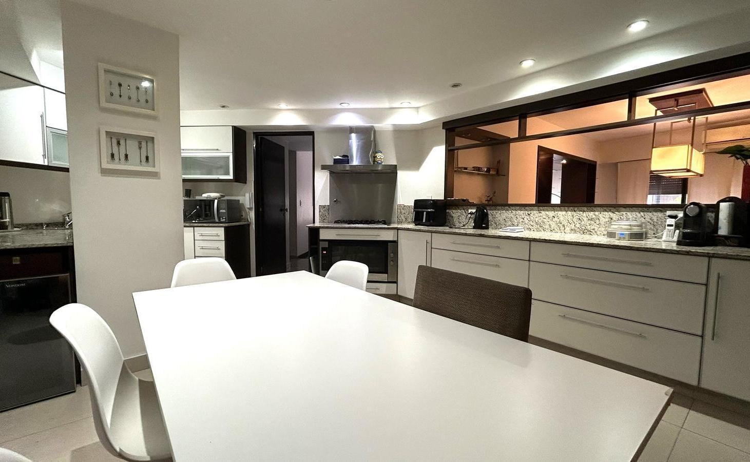 Piso en Esquina – Palermo | 204m² | Cochera Dep balcon y patio