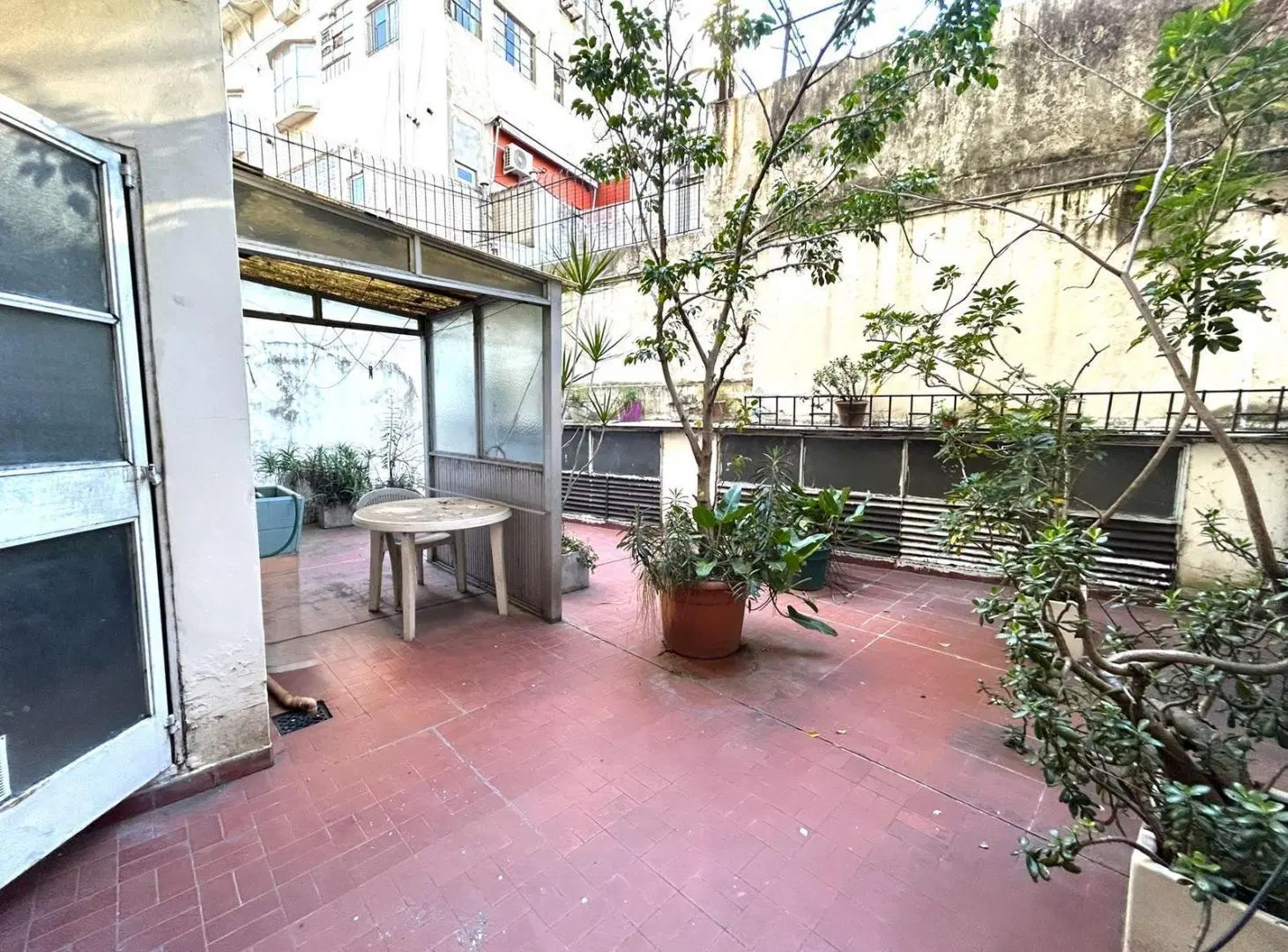 OPORTUNIDAD! VENTA 2 AMBIENTES Y MEDIO CON GRAN PATIO - PALERMO 5
