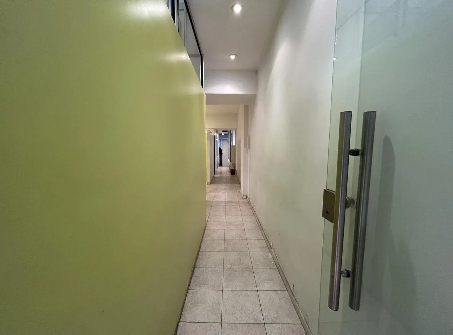 OPORTUNIDAD - VENTA - LOCAL AMPLIO 132 m2 tot  - TRIBUNALES 2