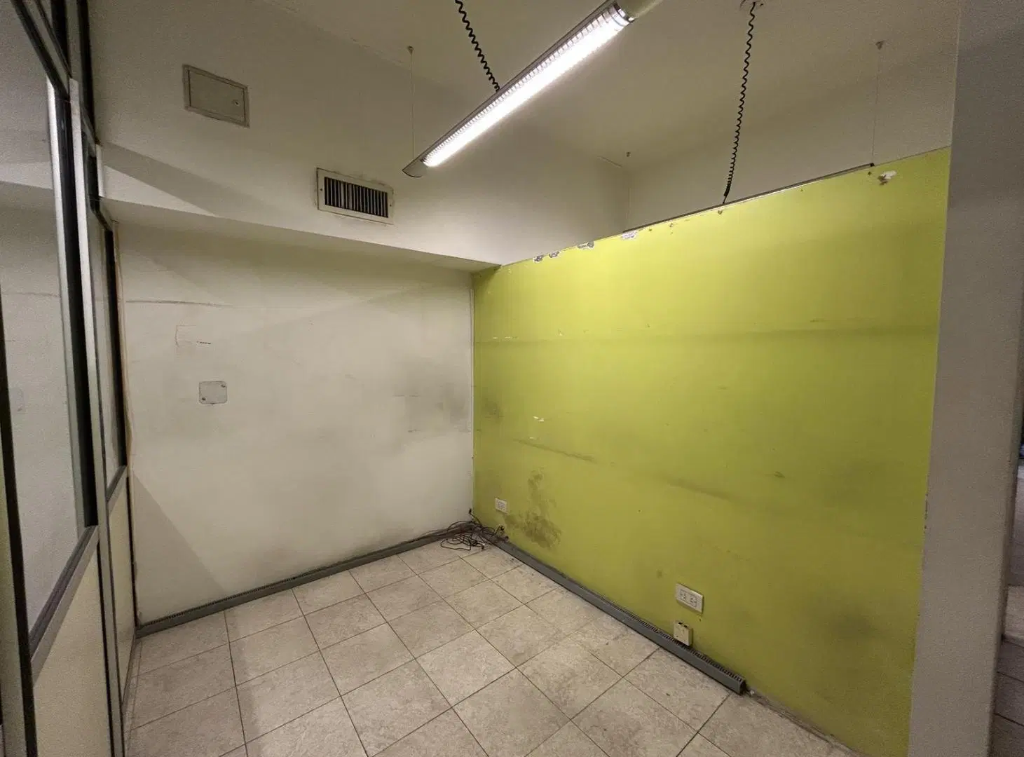 OPORTUNIDAD - VENTA - LOCAL AMPLIO 132 m2 tot  - TRIBUNALES 3