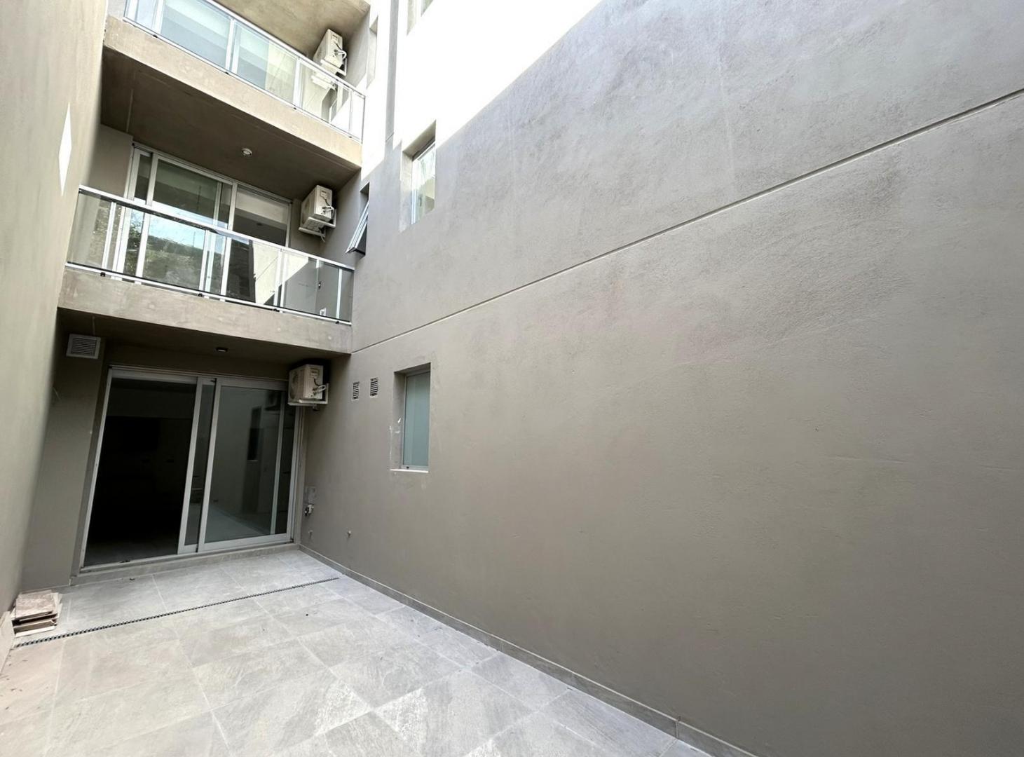 MONOAMBIENTE CON PATIO - AMENITIES COLEGIALES