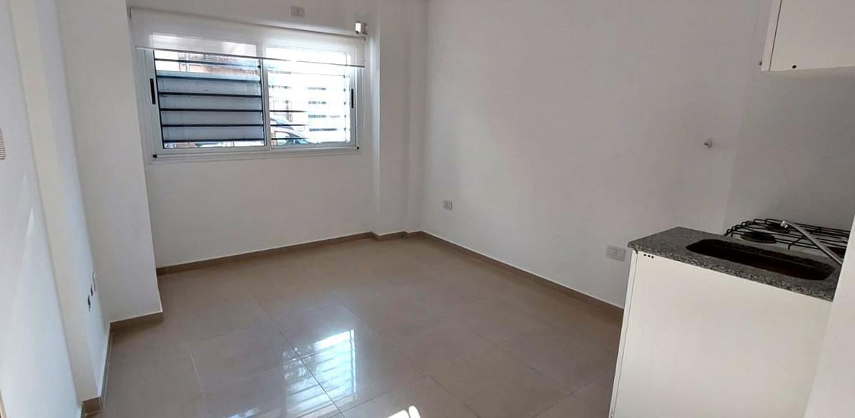Foto de VENTA - DEPARTAMENTO CON PATIO - OPORTUNIDAD - PALERMO, imagen 4