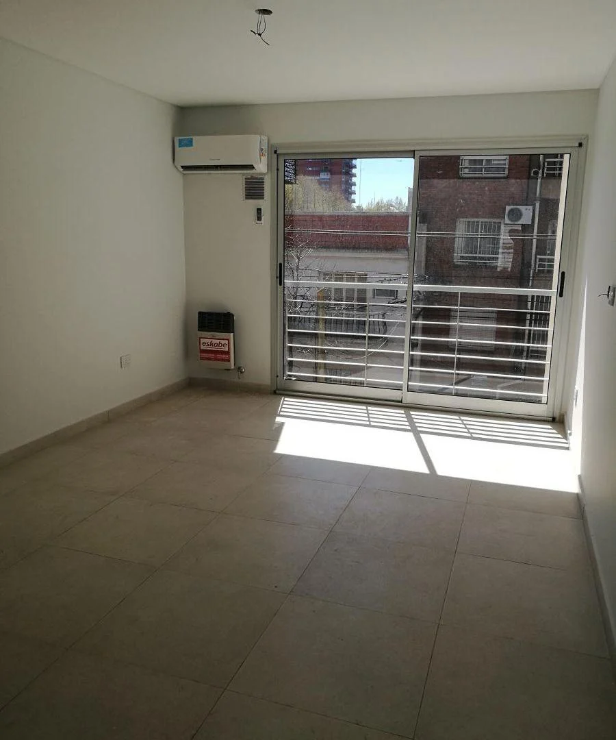 Foto de MUY BUEN DEPARTAMENTO 2 AMB CON COCHERA, BELGRANO 963 SAN FERNANDO, imagen 1