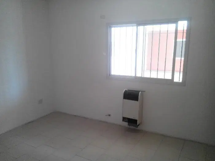 Departamento 3 AMB CON PATIO Y cochera. tigre. tacuari 255. todo incluido( no abona expensas. abl 2
