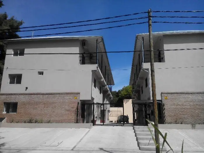 Departamento 3 AMB CON PATIO Y cochera. tigre. tacuari 255. todo incluido( no abona expensas. abl 3