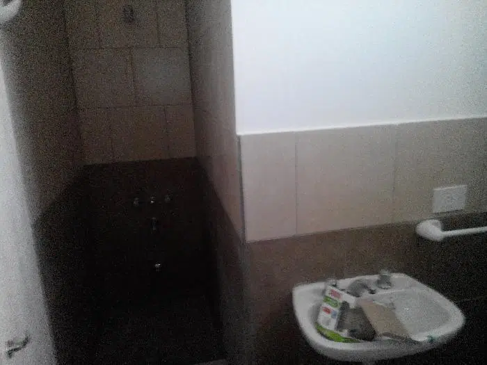 Departamento 3 AMB CON PATIO Y cochera. tigre. tacuari 255. todo incluido( no abona expensas. abl 8