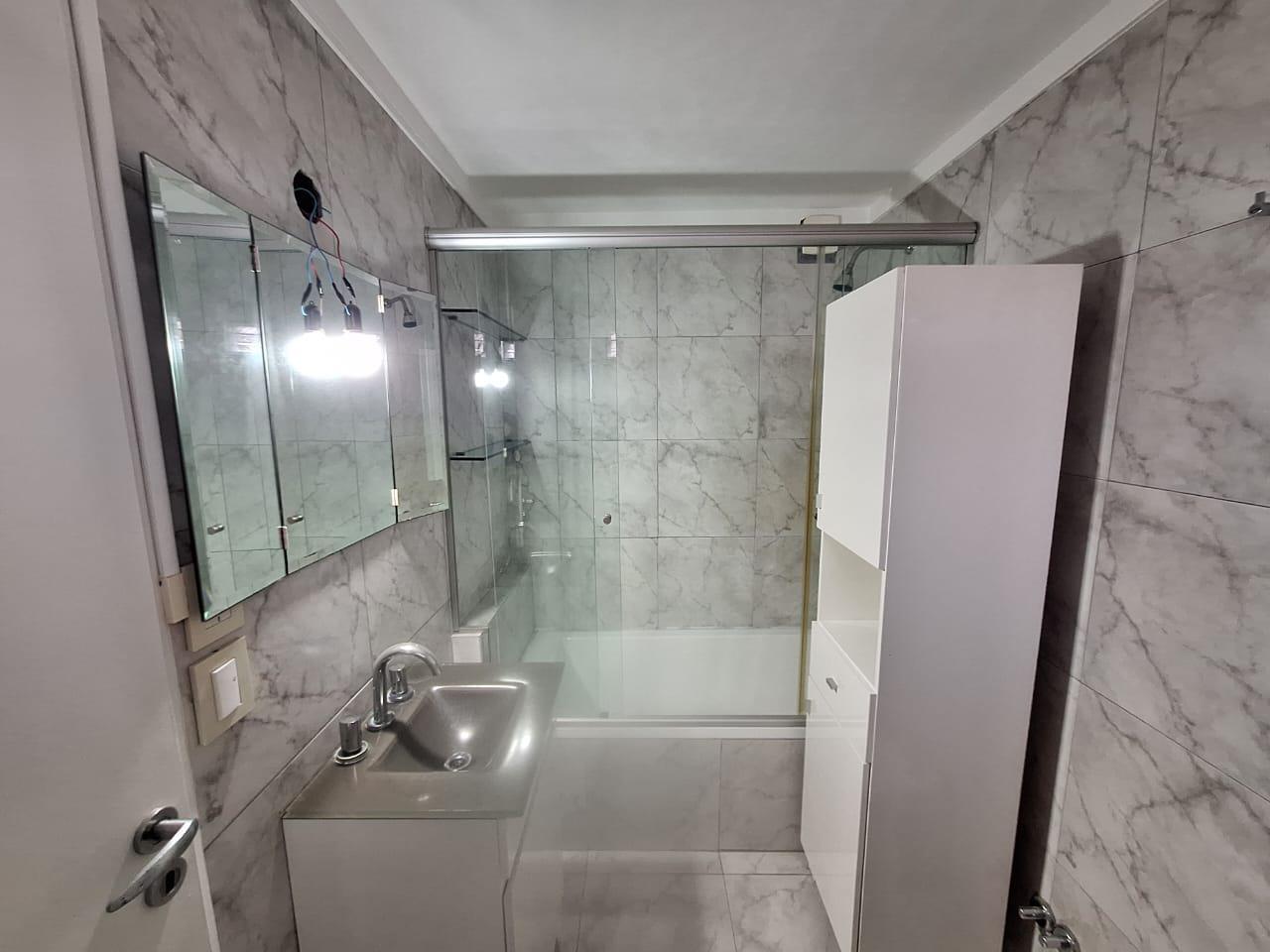 Foto de SEMIPISO 2 AMB c/baño y Toilette - balcón, imagen 5
