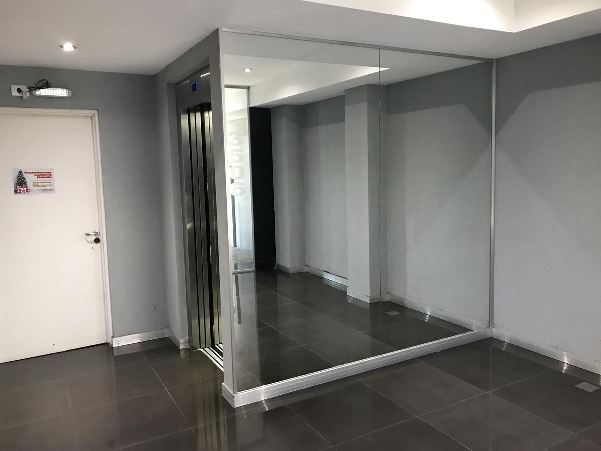 Foto de SEMIPISO 2 AMB c/baño y Toilette - balcón, imagen 2