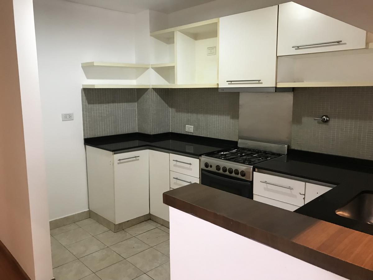 Foto de DEPTO. DE 2 AMBIENTES AL FRENTE CON BALCON Y PATIO CUBIERTO, imagen 3