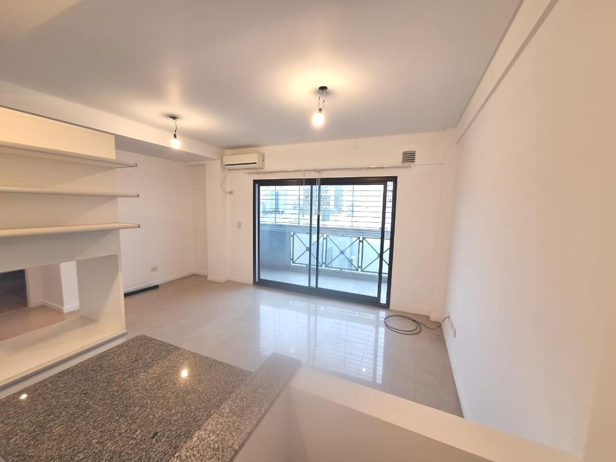 Foto de SEMIPISO 2 AMB c/baño y Toilette - balcón, imagen 2