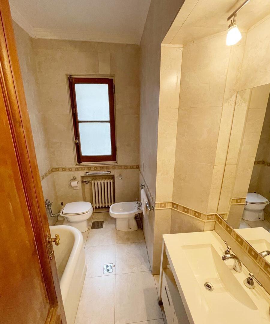 VENTA PLANTA BAJA EDIFICIO ESTILO FRANCES RESIDENCIAL APTO COMERCIAL