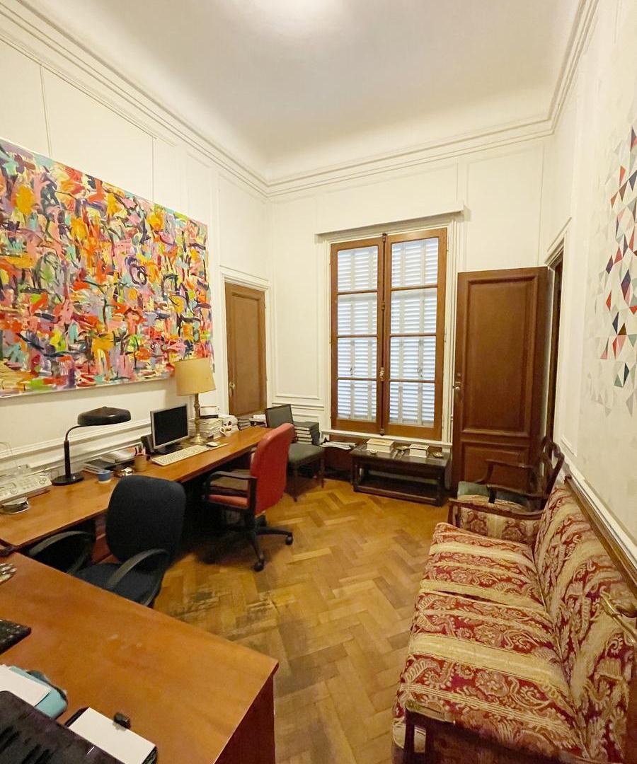 VENTA PLANTA BAJA EDIFICIO ESTILO FRANCES RESIDENCIAL APTO COMERCIAL