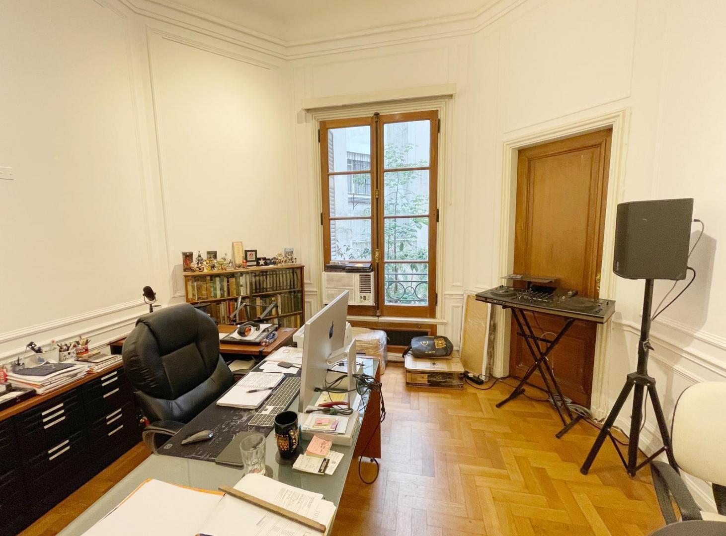 VENTA PLANTA BAJA EDIFICIO ESTILO FRANCES RESIDENCIAL APTO COMERCIAL