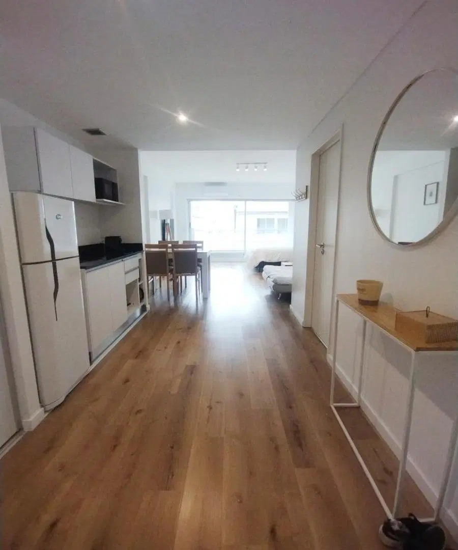 Venta Departamento monoambiente muy amplio con balcón terraza Recoleta 4